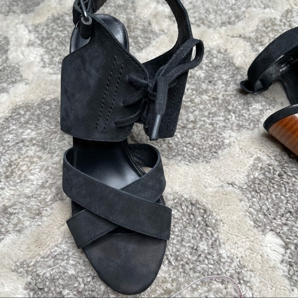 M4D3 Madi Black Suede Sandals 4" Block Heels Size 7.5M - Picture 12 of 15